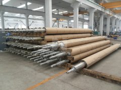 Composite ringed lehr rollers