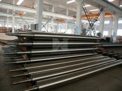 Stainless steel lift out rollers for float glass annealing