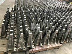 Radiant tube support guide bracket