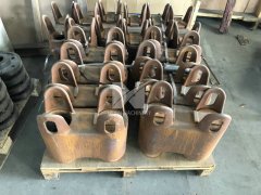Plug header mule ear return bend