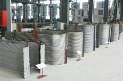 Pigtail pipe for hydrogen generation refinery reformer