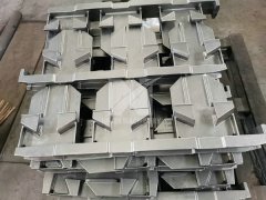 Cast brackets by precision casting Material 1.4848