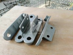 Cast chain links for conveyor belt material St-37