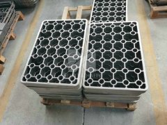 Cast base trays by precision casting