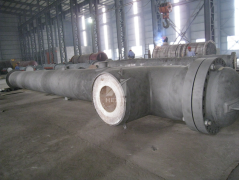Outlet cold collector for fertilizer plant