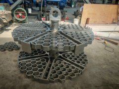 Pit furnace fixtures made of 1.4849